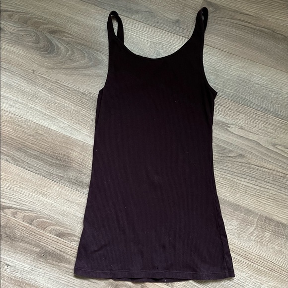 [📣 2 for $10 📣] Aritzia TNA Dark Purple Ribbed Tank Top. Women’s size S - Picture 4 of 6